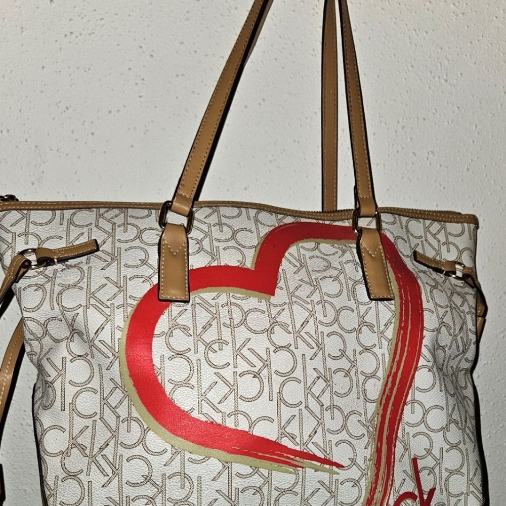 Calvin Klein Purse with Heart on Front. Sholder Bag